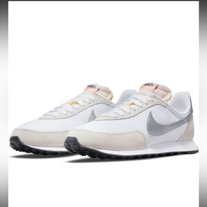 Nike Waffle 2 sneakers in white and silver